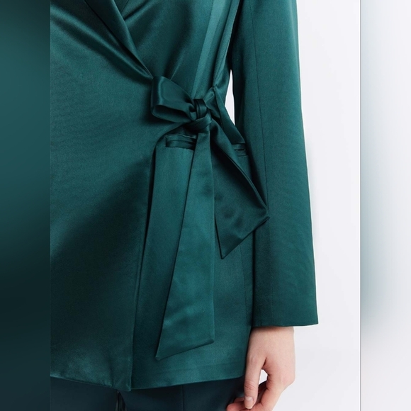 NWT Lattelier Tie Waist Silky Oversized Longline Wrap Blazer SZ LARGE - Picture 2 of 8